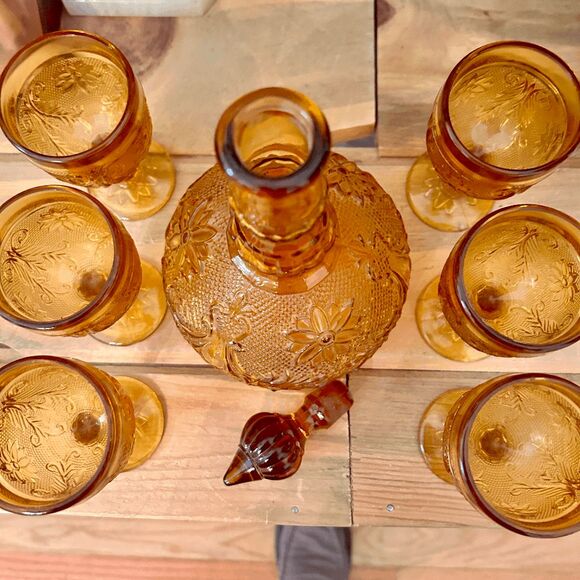 Vintage 1970s Amber Sandwich Glass Decanter Set by Indiana Glass Company - Picture 2 of 6